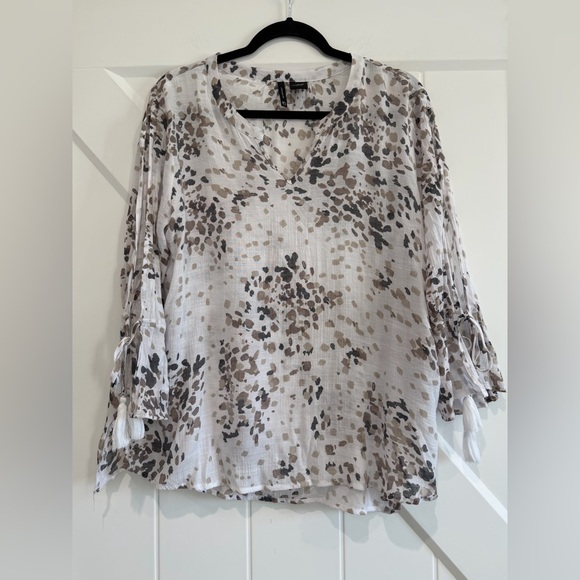 new directions Tops - New Directions Cream and Brown Tie Sleeve Blouse